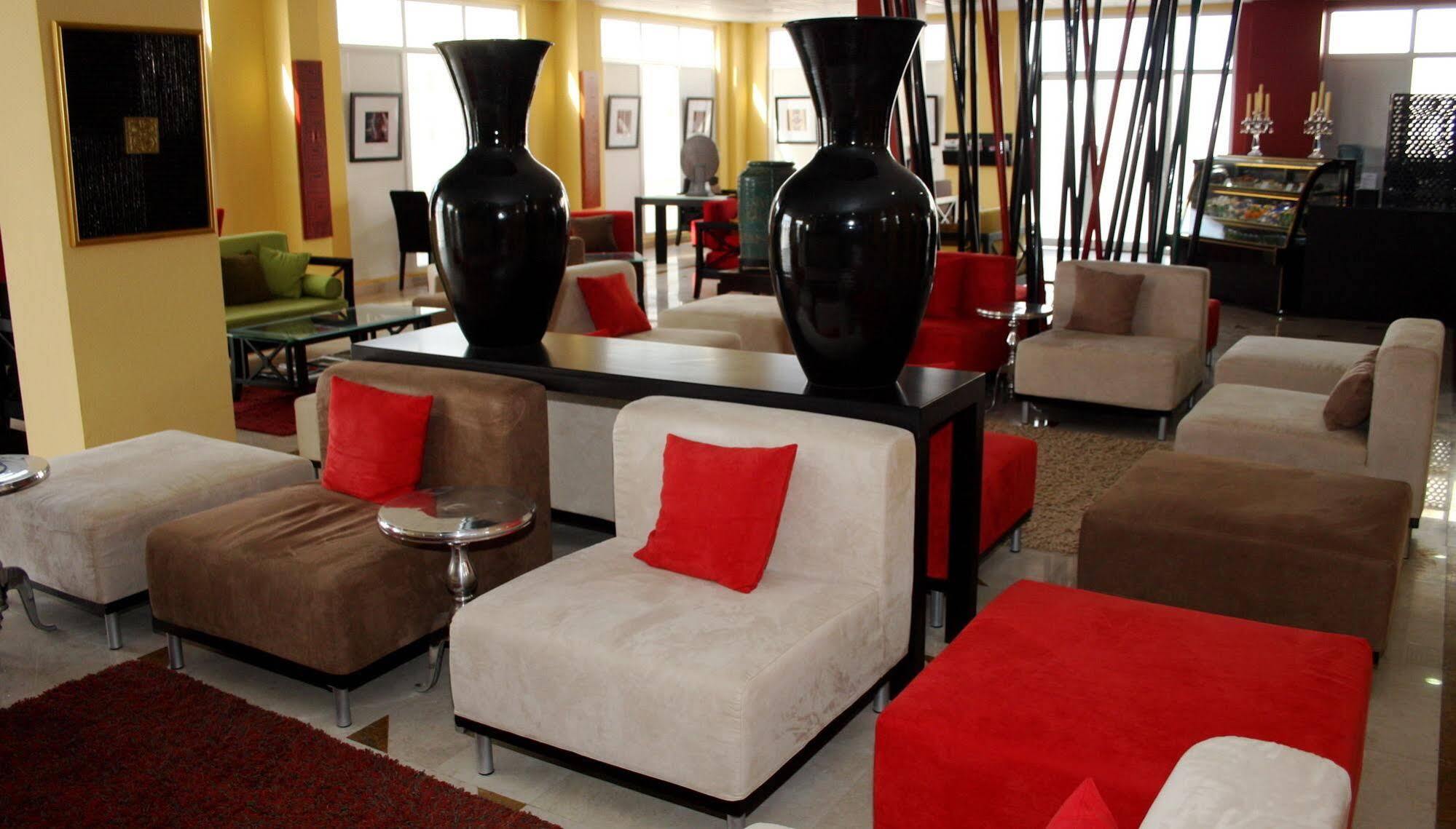 Midan Hotel Suites Muscat Eksteriør billede